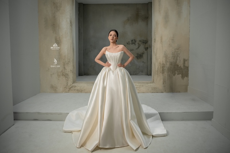 váy cưới dáng ball gown