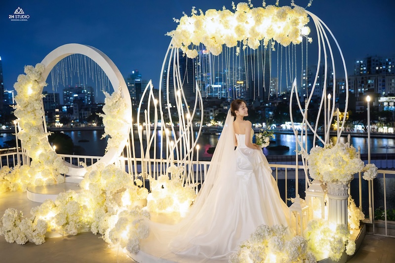 ảnh cưới trên sân thượng