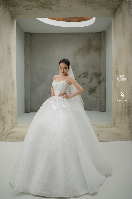 váy cưới dáng ball gown