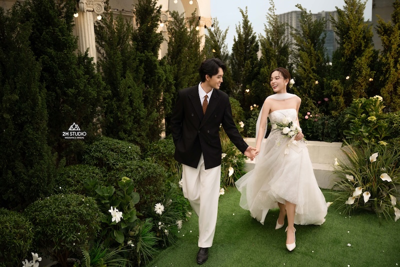ảnh cưới trên sân thượng