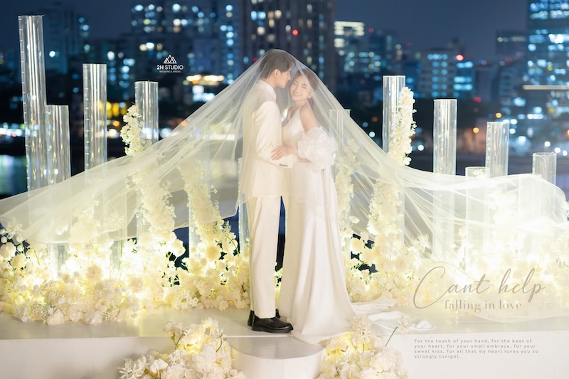 concept cưới buổi tối